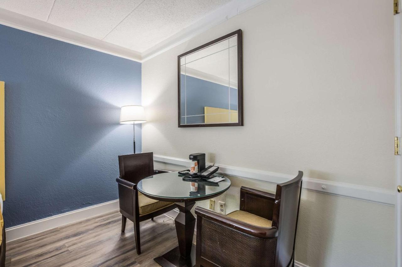 Quality Inn Hampton Εξωτερικό φωτογραφία